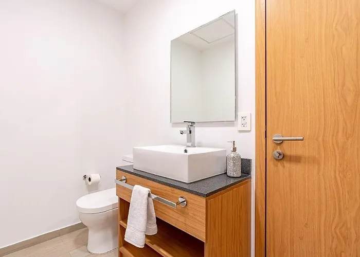 Wondrous 2bed/2bath