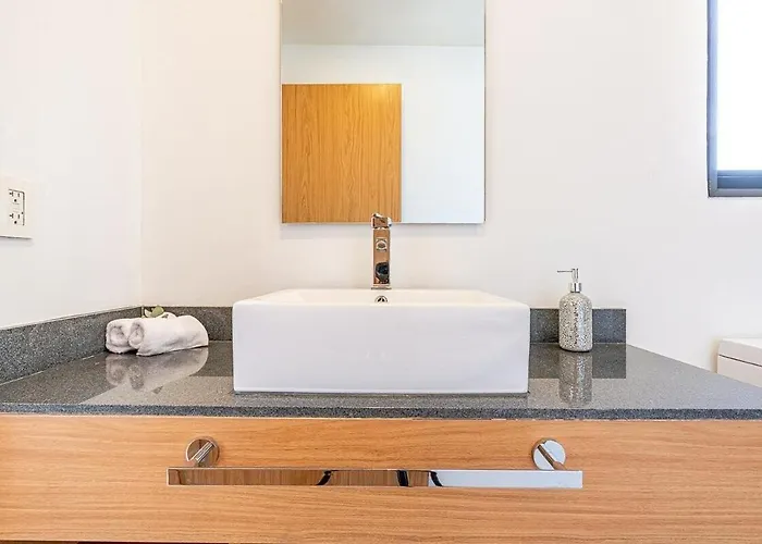 Wondrous 2bed/2bath