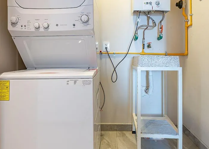 Wondrous 2bed/2bath *